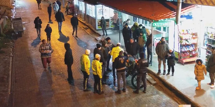 Erciyes’te yürüyüş yaparken ayağı kırılan dağcı kurtarıldı