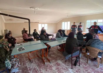 Domuz avında ayı saldırısına uğrayan eski muhtar ağır yaralandı