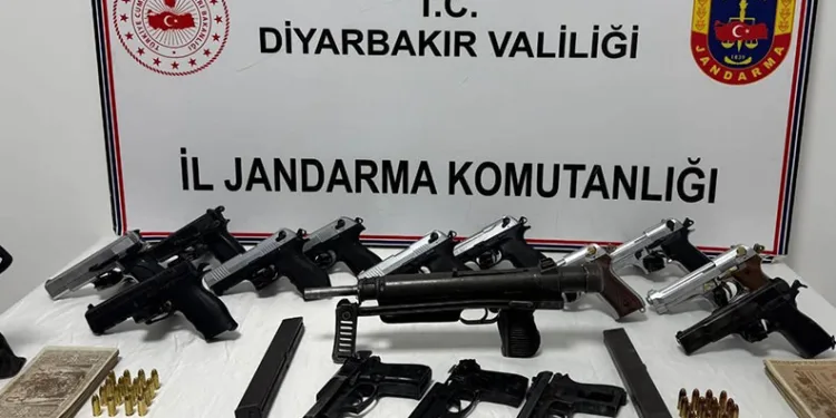 Hırsızlıktan kesinleşmiş 46 yıl hapis kararı vardı, polisten kaçamadı