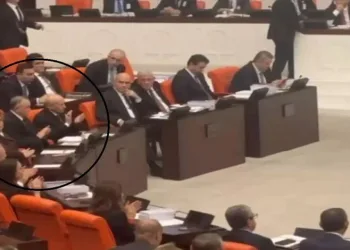 Hama’da muhaliflerden şükür namazı