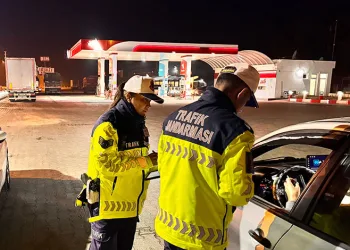 Otobüs terminalindeki bıçaklı kavgada kan aktı: 1 yaralı