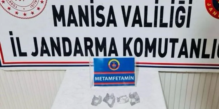 Trenin çarptığı yaya hayatını kaybetti
