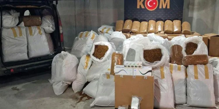 Araç içinde tabancayla vurularak ölen kadın toprağa verildi