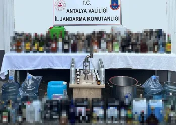 Dilovası’nda kaçak sigara operasyonu: 2 gözaltı