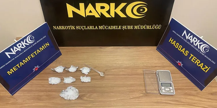 Hırsızlıktan kesinleşmiş 46 yıl hapis kararı vardı, polisten kaçamadı
