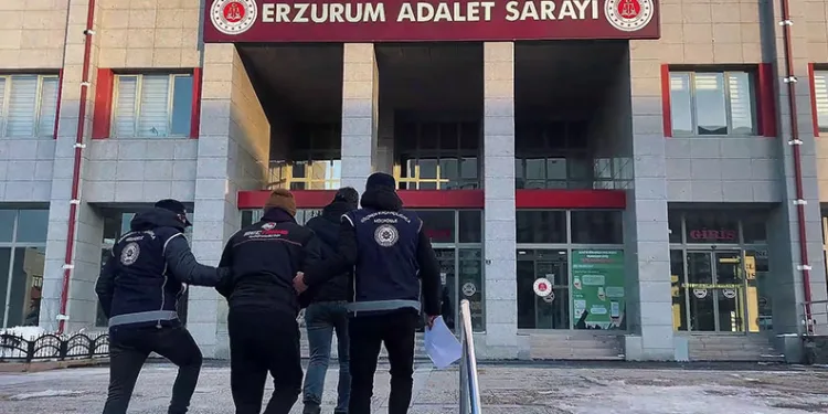 FETÖ’ye üye olmaktan aranan şahsı JASAT yakaladı