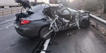 Araç içinde tabancayla vurularak ölen kadın toprağa verildi