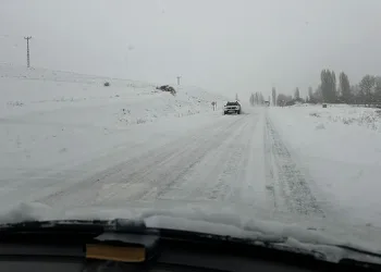 Sivas’ta 34 yerleşim yeri ulaşıma kapandı