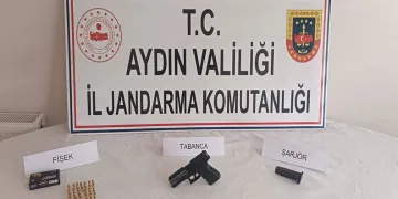 Otobüs terminalindeki bıçaklı kavgada kan aktı: 1 yaralı