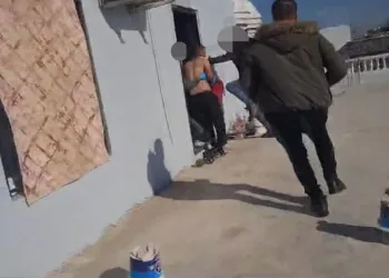 İlk kez ceza yedi, ceza makbuzuyla hatıra fotoğrafı çektirdi