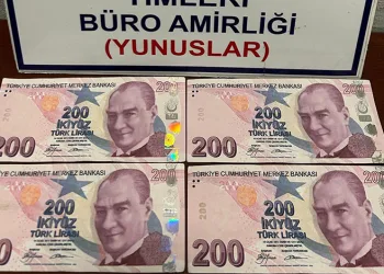 Kütahya Çiniciler Çarşısı’nda sahte para operasyonu: 2 gözaltı