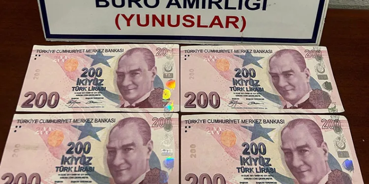 Kütahya Çiniciler Çarşısı’nda sahte para operasyonu: 2 gözaltı