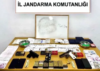 Domuz avında ayı saldırısına uğrayan eski muhtar ağır yaralandı