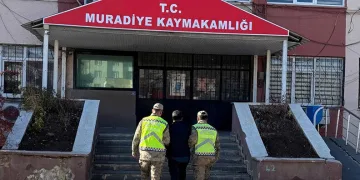 Tek katlı evde çıkan yangın ekiplerce söndürüldü