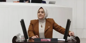 Kremlin Esad’ın eşi Esma Esad’ın boşanmak istediği iddialarını yalanladı