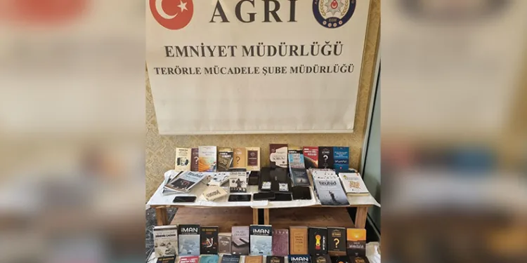Van Gölü Ekspresi’nin Kirkor Dağı eteklerindeki muhteşem görüntüsü büyülüyor