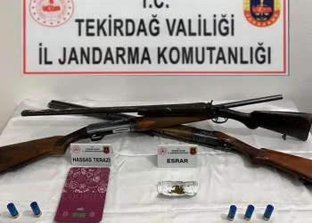 Müşteri gibi geldiler, çilingir sofrasını bedavaya getirdiler