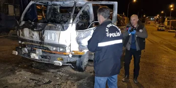 Müşteri gibi geldiler, çilingir sofrasını bedavaya getirdiler