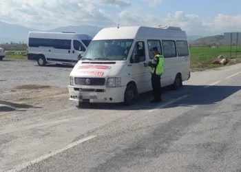Otobüs terminalindeki bıçaklı kavgada kan aktı: 1 yaralı