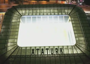 Mustafa Kemal Atatürk’ün ismi Fenerbahçe stadına yazılıyor