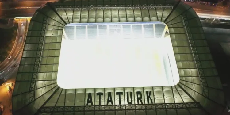 Mustafa Kemal Atatürk’ün ismi Fenerbahçe stadına yazılıyor