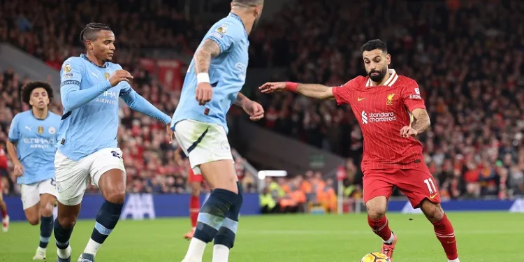 Liverpool, şampiyonluk yarışındaki en büyük rakibini saf dışı bıraktı