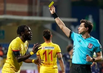 Kayserispor 4. kez kırmızı kart gördü