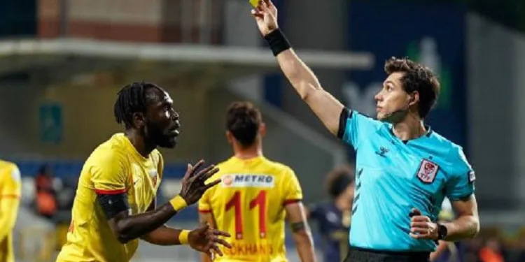Kayserispor 4. kez kırmızı kart gördü
