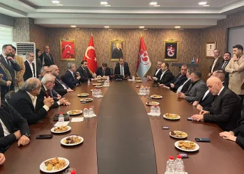 Trabzonspor’da yeni yönetim mazbatasını aldı