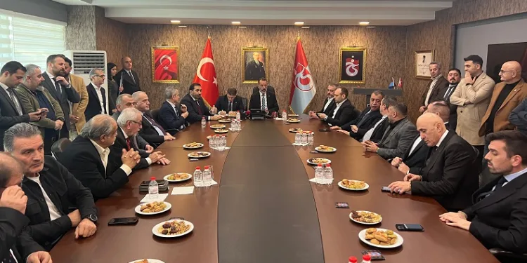 Trabzonspor’da yeni yönetim mazbatasını aldı