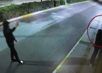 Biri kurşunladı diğeri video çekti