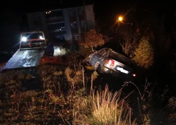 Alkollü sürücü polisten kaçarken kaza yaptı
