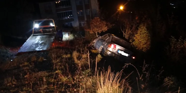 Alkollü sürücü polisten kaçarken kaza yaptı