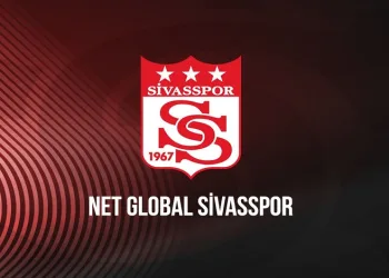 Sivasspor: “Rey Manaj’ı hedef alan hadsiz yorumları kınıyoruz”