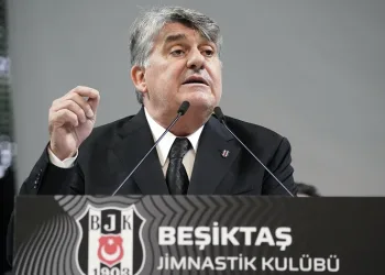 Serdal Adalı, Beşiktaş başkanlığına adaylığını açıkladı
