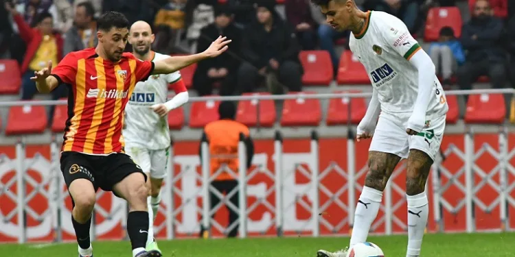 Kayserispor’da Kartal Kayra Antalyaspor maçında cezalı