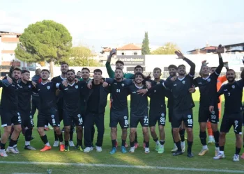 Nazillispor, yeni teknik ekibi ile çıkışa geçti