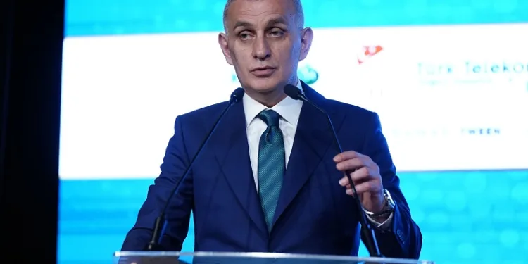 TFF Başkanı İbrahim Hacıosmanoğlu: “Yepyeni bir düzen tesis ediyoruz”
