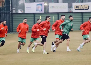 Bursaspor’un bu haftaki rakibi Karşıyaka’da Onur ve Cenk Ahmet’e af çıkmadı
