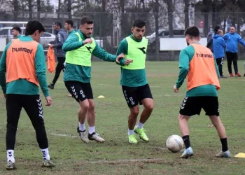 Sakaryaspor, Iğdır FK mesaisinde