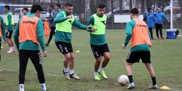 Sakaryaspor, Iğdır FK mesaisinde