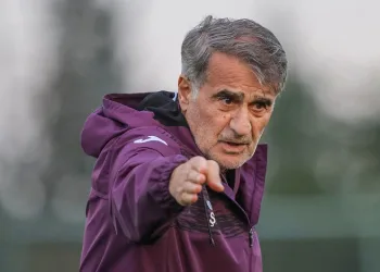 Şenol Güneş: “Futbolun özünü korumalıyız”