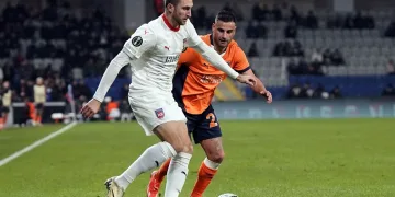 Başakşehir’in deneyimli futbolcusu Deniz Türüç: “Fenerbahçe maçında kazanmak için sahada olacağız”