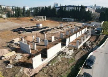 “Otobüs Garajı Kaba İnşaatı: %80 İlerleme”
