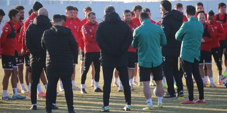 Sivasspor’da Ömer Erdoğan ilk idmanına çıktı