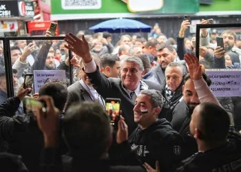 Serdal Adalı, Köyiçi’nde Beşiktaşlı taraftarlarla buluştu
