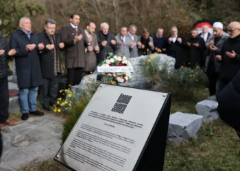 Özkan Sümer, kabri başında anıldı