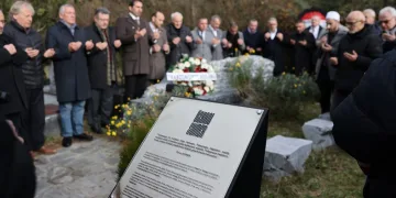 Özkan Sümer, kabri başında anıldı