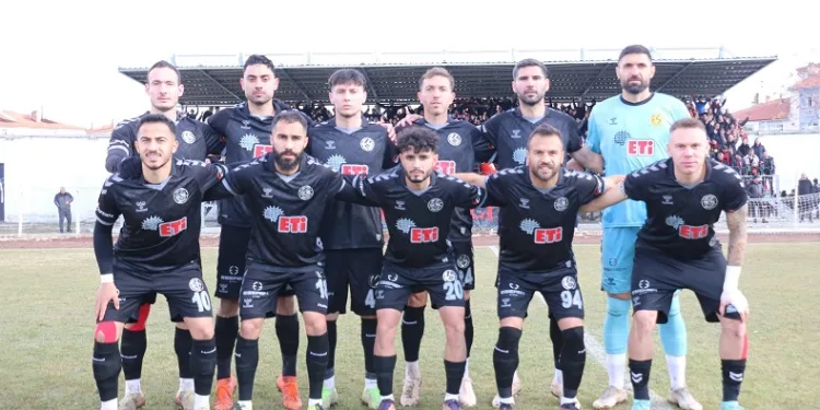 Eskişehirspor, Akşehir deplasmanında liderliği kaptırdı