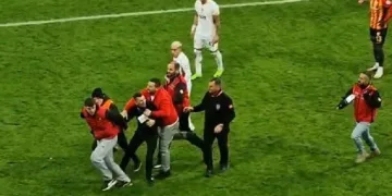 Sahaya giren taraftarı darp eden tribün lideri serbest bırakıldı